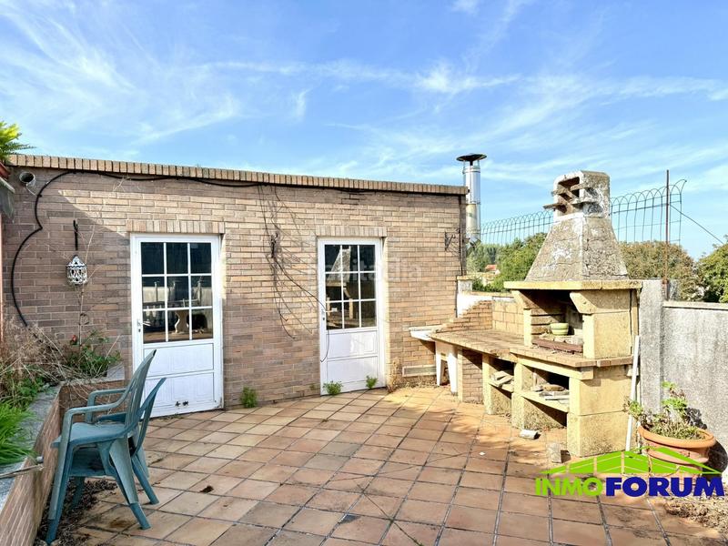 Foto 668f93cf-ca45-49d6-b4b8-ac979bf0de25. Chalet avec chauffage parking piscine dans Cambre