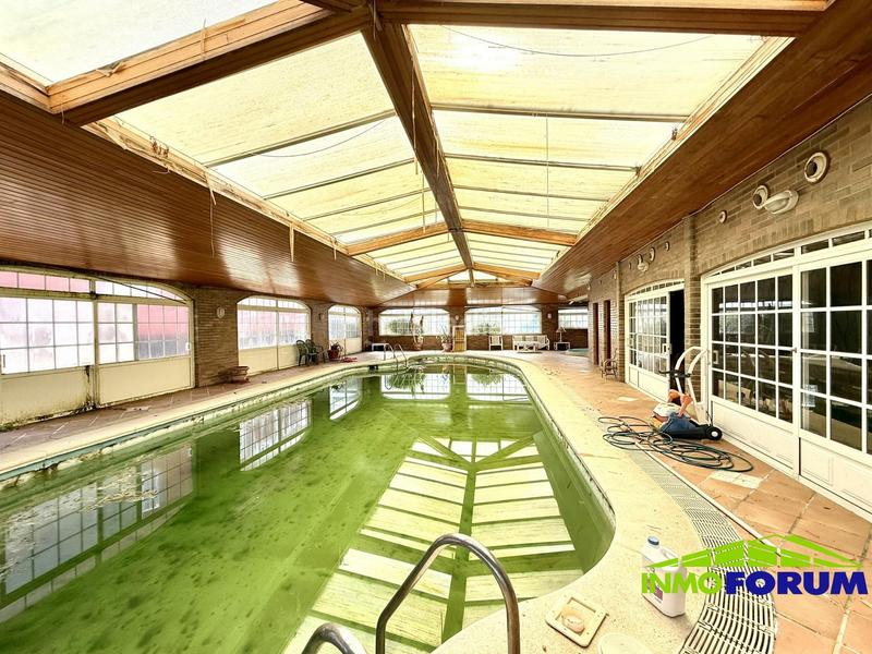 Foto 8c16a19b-bbb2-4300-9661-45c541549b73. Chalet avec chauffage parking piscine dans Cambre