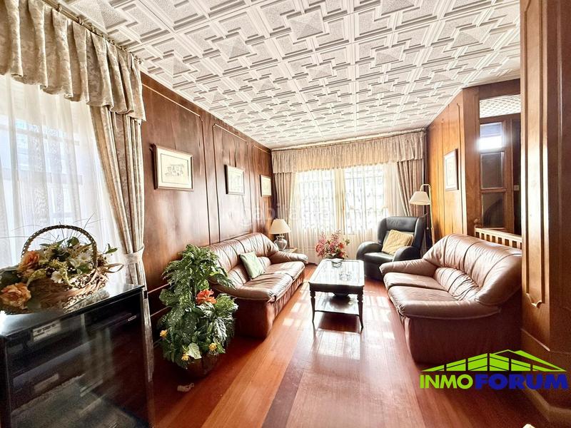 Foto 8e2b7f5b-168b-47d6-a904-3fe2b1f43248. Chalet avec chauffage parking piscine dans Cambre