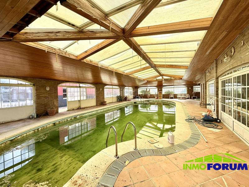 Foto 9297e7dd-c383-4a43-8164-f72da152c0d3. Chalet avec chauffage parking piscine dans Cambre