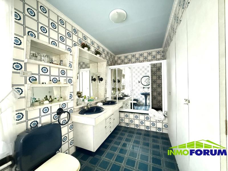 Foto 9ec635ff-4d21-4f8b-a33e-58e9f6f435d7. Chalet avec chauffage parking piscine dans Cambre