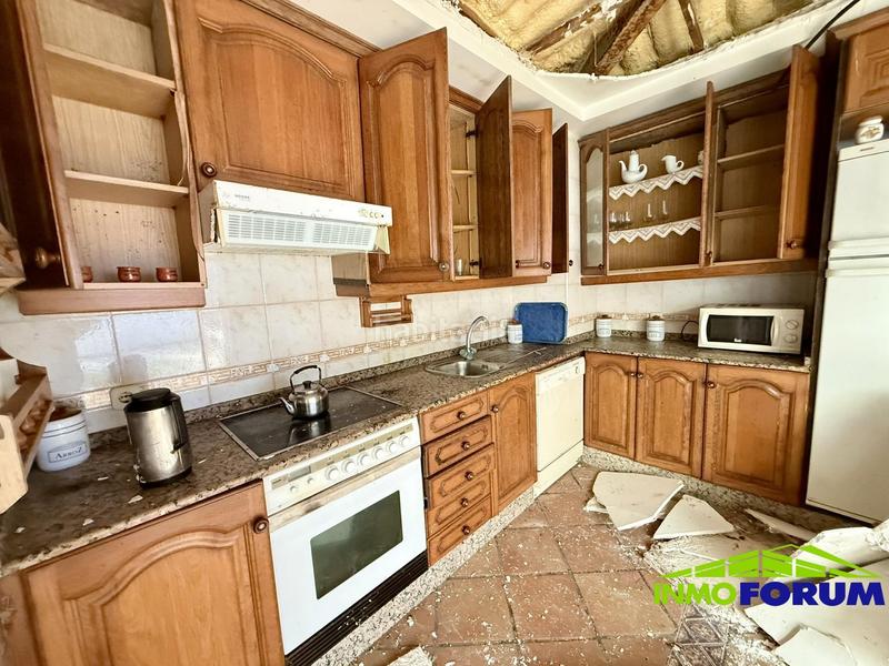 Foto a665cdf2-f450-4fb7-bc67-cf737ad526b3. Chalet avec chauffage parking piscine dans Cambre