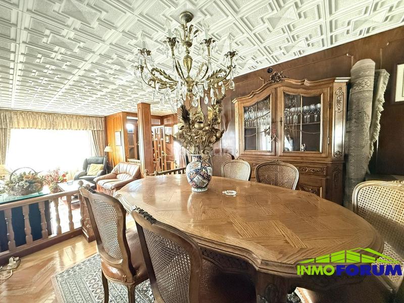 Foto aca19662-602c-401b-8ffe-b5f9eba01c5f. Chalet avec chauffage parking piscine dans Cambre