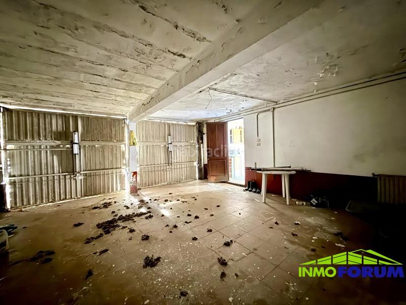 Foto b3a21e5d-fddc-43c8-a870-158ad32d6347. Chalet avec chauffage parking piscine dans Cambre