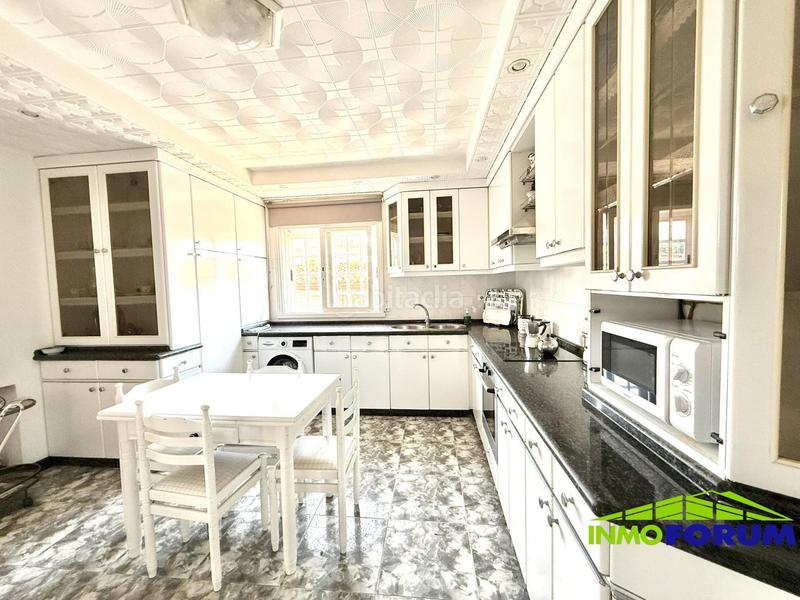 Foto c24241ca-ce07-4176-a354-ad0342e45f91. Chalet avec chauffage parking piscine dans Cambre