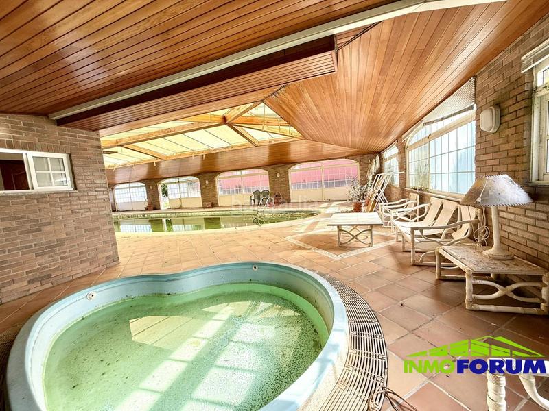 Foto d2427f9b-2665-4478-9e8d-83ca1b5be29d. Chalet avec chauffage parking piscine dans Cambre