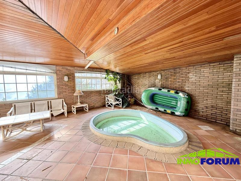 Foto fa91ca26-fd66-4255-ac82-4346a0a554dd. Chalet avec chauffage parking piscine dans Cambre