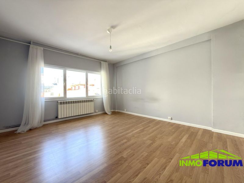 Foto 30de03c7-d5a3-4a21-bdaf-734fa091be3c. Rent flat with heating in Ensanche Coruña (A)