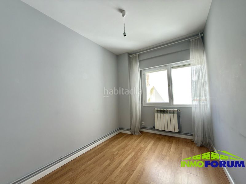 Foto c268a055-2098-4d15-bfc7-31744252b611. Rent flat with heating in Ensanche Coruña (A)