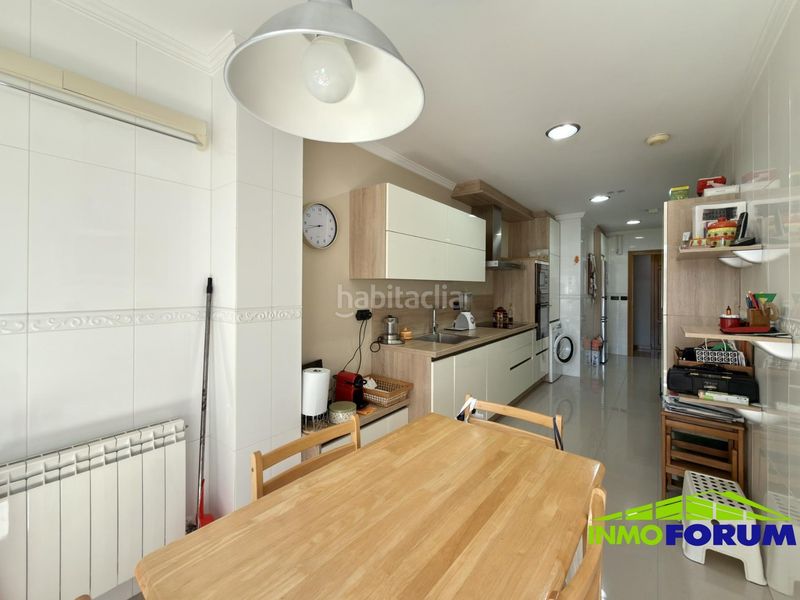 Foto 23a4a1d0-09a3-4767-b8e1-41ca96ffeb40. Flat with heating parking in Cuatro Caminos - Plaza de la Cubela Coruña (A)