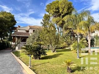Casa a El Carme-Sant Agustí-Bonavista. Espectacular villa en leliana