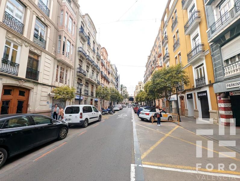 Foto 6eaf60ff-6148-42e1-b549-d26b9d59c268. Car parking in carrer de sueca 9 in Russafa Valencia