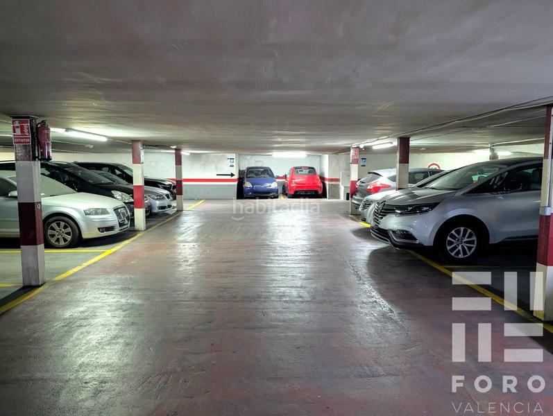 Foto 96444448-e65a-47e5-853b-ef45e5a63152. Car parking in carrer de sueca 9 in Russafa Valencia