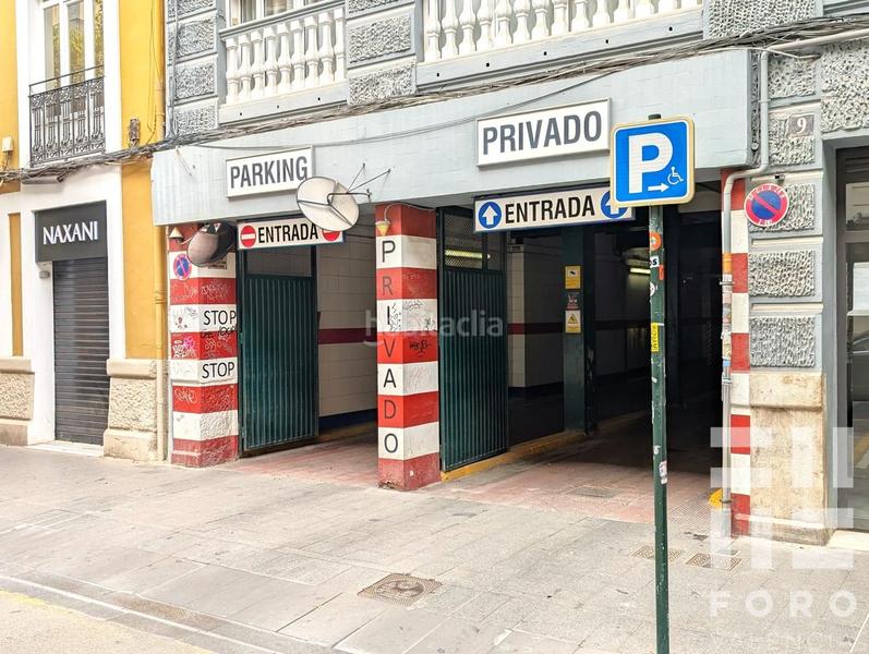 Foto b609b8ad-8d97-4262-8417-331e8e59c7eb. Car parking in carrer de sueca 9 in Russafa Valencia