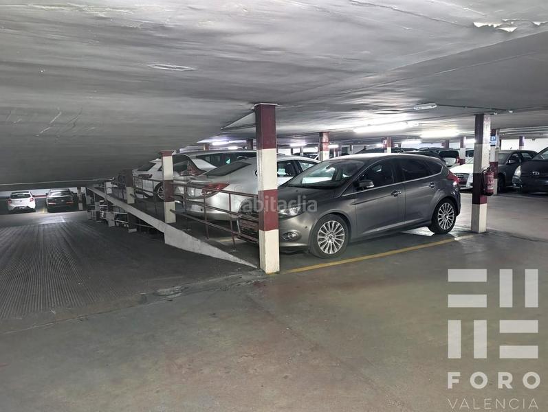 Foto bd681a88-3282-4b7b-9819-3dfa5ae9affc. Car parking in carrer de sueca 9 in Russafa Valencia