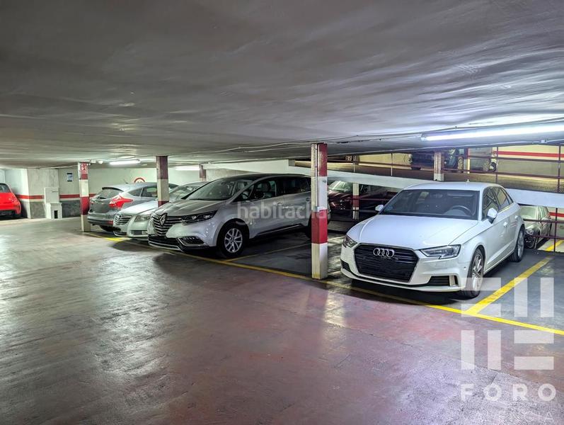 Foto da6473ea-abc4-44ce-92ce-e7e097aebf4a. Car parking in carrer de sueca 9 in Russafa Valencia