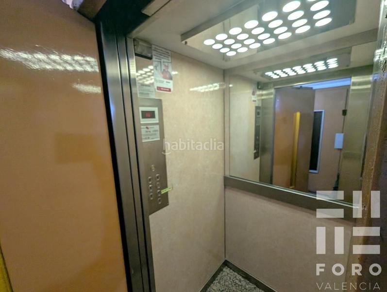 Foto fb378b8c-e470-45cb-bc41-67e3ab6e65e4. Car parking in carrer de sueca 9 in Russafa Valencia