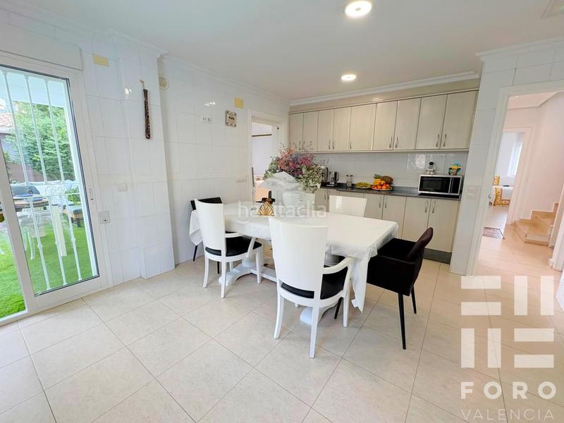 Foto 2b1d4a9f-7767-4177-9043-fe2a31ebf8f7. Casa amb aparcament piscina a Montepilar Eliana (l´)