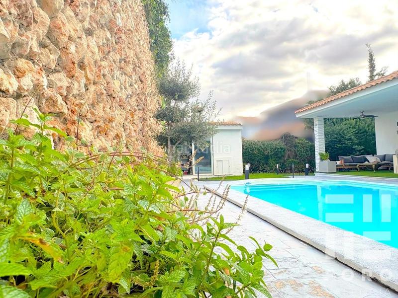 Foto 2b3c17dc-18bf-4e1a-a1ce-36dbe8035956. Casa amb aparcament piscina a Montepilar Eliana (l´)