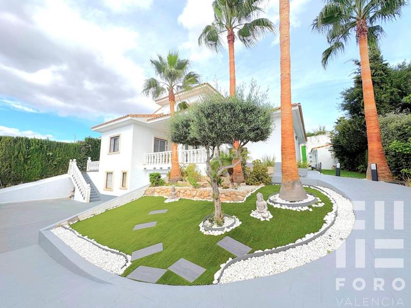 Foto 777c3910-8b95-4959-9e4c-4ea81d02ac2d. Casa amb aparcament piscina a Montepilar Eliana (l´)