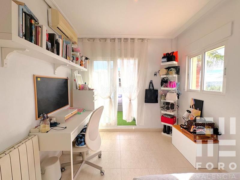 Foto 892096fe-4a85-4147-8df0-43c6eb3fb148. Casa amb aparcament piscina a Montepilar Eliana (l´)