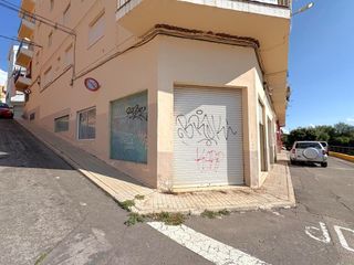 Local Comercial en De l'estaci� 31. Local en almenara