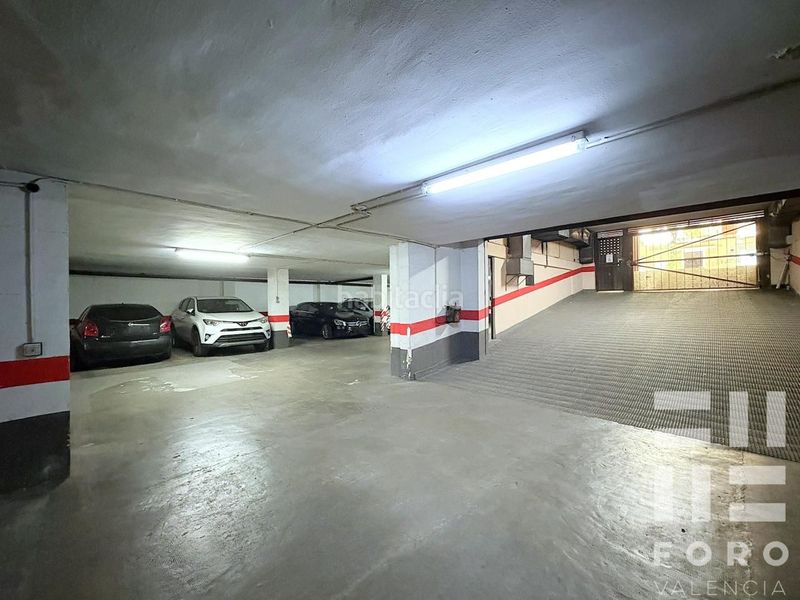 Foto a5ac968c-b219-41c1-bfad-8a7a35f1b401. Pis amb aparcament a Barrio de Patraix Valencia