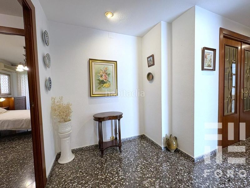 Foto b8edefcc-1fd5-49c4-9d6c-765776d730e2. Pis amb aparcament a Barrio de Patraix Valencia