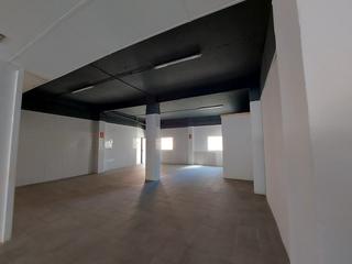 Rent Business premise in Centre. Local diafano en el  centre de reus