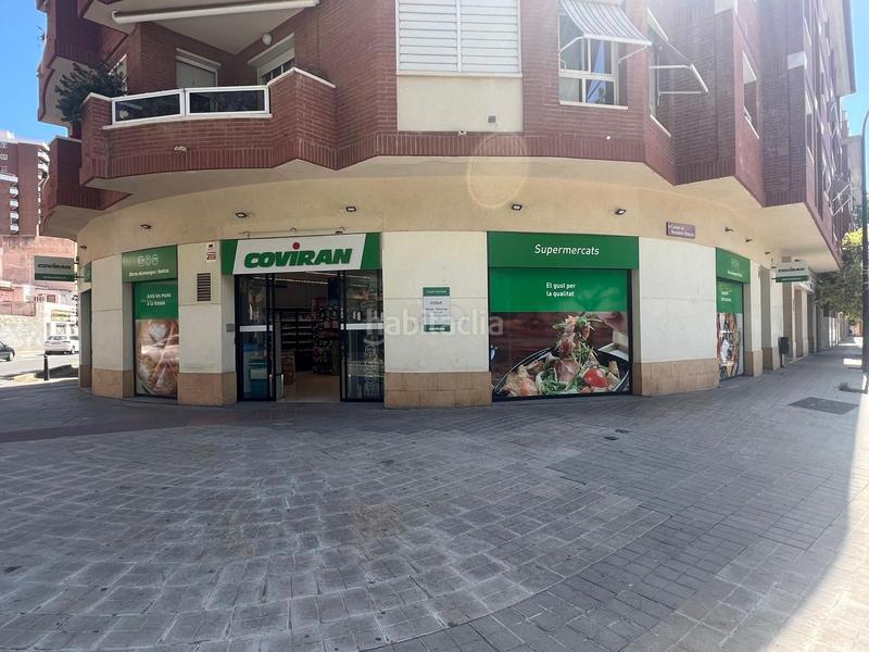Foto 848378df-e74a-44fb-8e07-383f816f7e6d. Alquiler local comercial en rigoberta menchu 7 local esquinero centrico con gran fachada en Reus