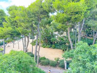 Pis  Carles bugas. Acogedor piso de 75 m en salou con piscina y dos terrazas, a poc