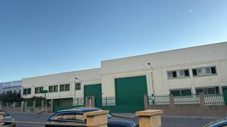 Miete Fabrikhalle in Llevant. Nave disponible con gran patio de 2000 m2