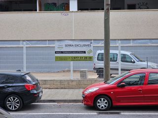 Rent Industrial building in Joan oliver 13. Se arrienda esta magnifica nave industrial aislada en pol. ind.
