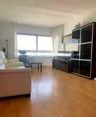 Location Appartement à La Marina del Port. Se alquila piso en sants  montjuïc