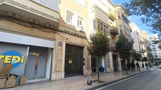 Pis a Mestral. Piso de 3 habitaciones en venta en av. prat de la riba, reus  op