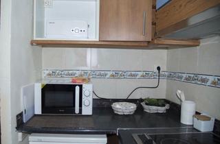 Edifici a Alforja. Alforja casa con 3 viviendas y un almacén para invertir y alquil