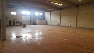 Industrial building  Velers. Amplia nave industrial en reus cr pintor fuster