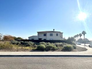 Terreny residencial a Garrofers 20. Golf aiguesverds parcela esquinera primera linea de campo de gol