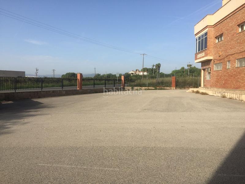 Foto bf18da7a-5bf1-4b4d-b89c-f65dcb25ba0d. Lloguer nau industrial a Riudoms