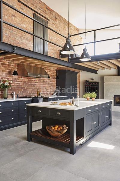 Foto d0494ff1-2eac-4a28-bc09-11c1f3fb225b. Local comercial local junto hospital rio hortega, ideal inversión apartamento en Valladolid