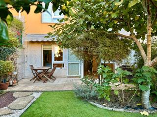 Appartement  Calle campos de mirabel 7. Bajo con jardín de dos dormitorios en campos de mirabel