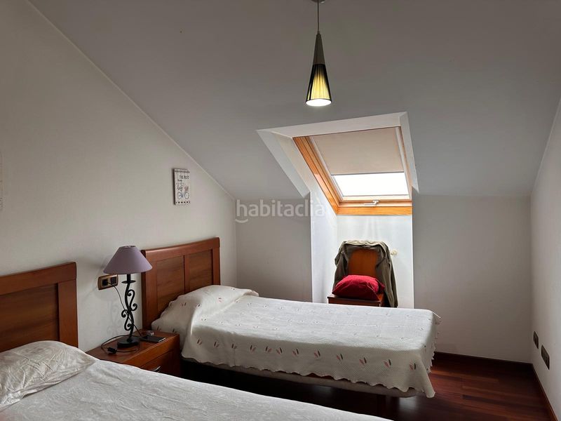 Foto 3201982c-ccee-431b-b249-5a16c17f57bc. Àtic amb calefacció aparcament a O Milladoiro Ames