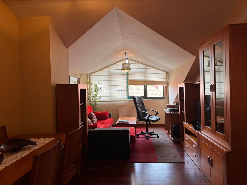 Foto 7954d2df-6826-46ed-a637-e0b2f36ea900. Àtic amb calefacció aparcament a O Milladoiro Ames