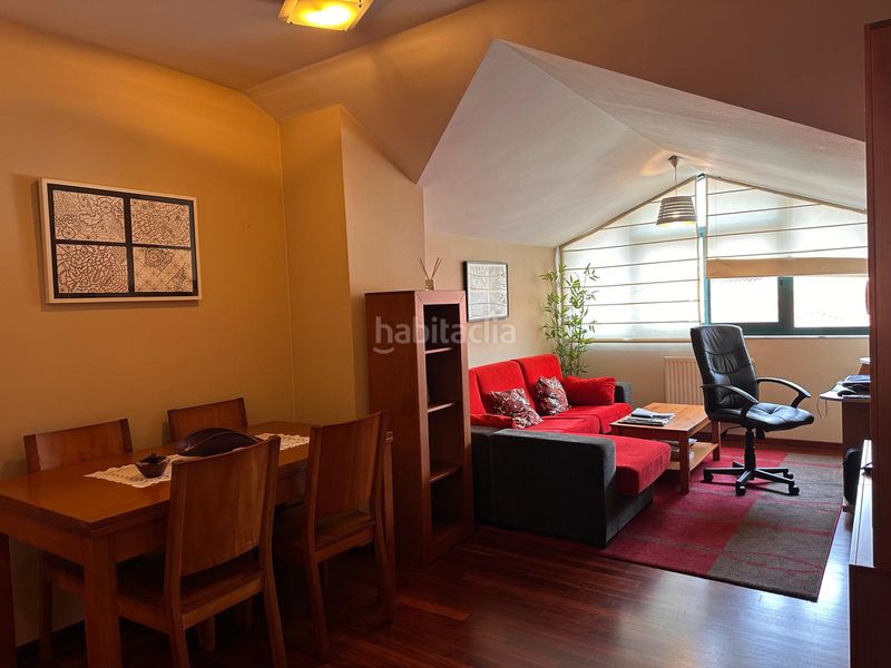 Foto 99def805-b2f9-41db-b1e2-b3a33d54dda2. Àtic amb calefacció aparcament a O Milladoiro Ames