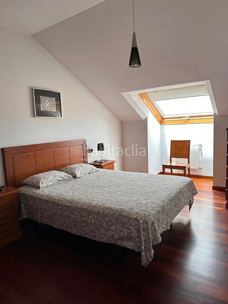 Foto bbeb67ec-4cc8-4783-ab48-89735fa50606. Àtic amb calefacció aparcament a O Milladoiro Ames