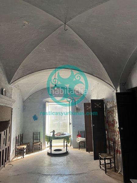 Foto 50262379-d072-4c85-a76e-c02fc5cc661c. Masia a avenida de la constitución 15 a Malpartida de Cáceres