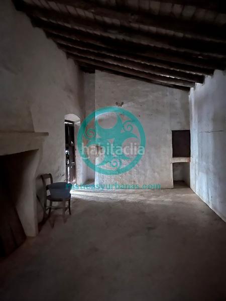 Foto baee767e-8657-43bb-ae2c-a78387d7bc02. Masia a avenida de la constitución 15 a Malpartida de Cáceres