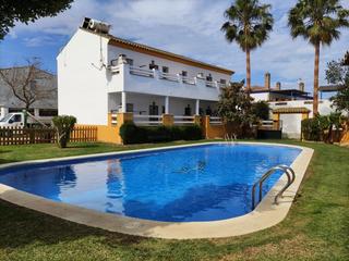 Affitto Piccolo appartamento in Avenida 28 de febrero 68. Apartamento con 2 habitaciones y jardin y piscina