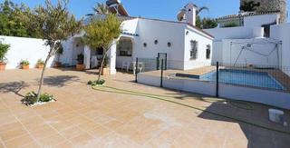 Lloguer Casa a Calle de sevilla 97. Chalet con piscina y jardín privados a 200 m playa en  conil. co