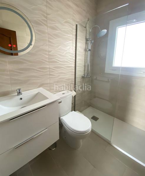 Foto 8c930615-0a86-46f7-87bd-c04b55070108. Location maison jumelée dans calle de sevilla 97 dans Conil de la Frontera